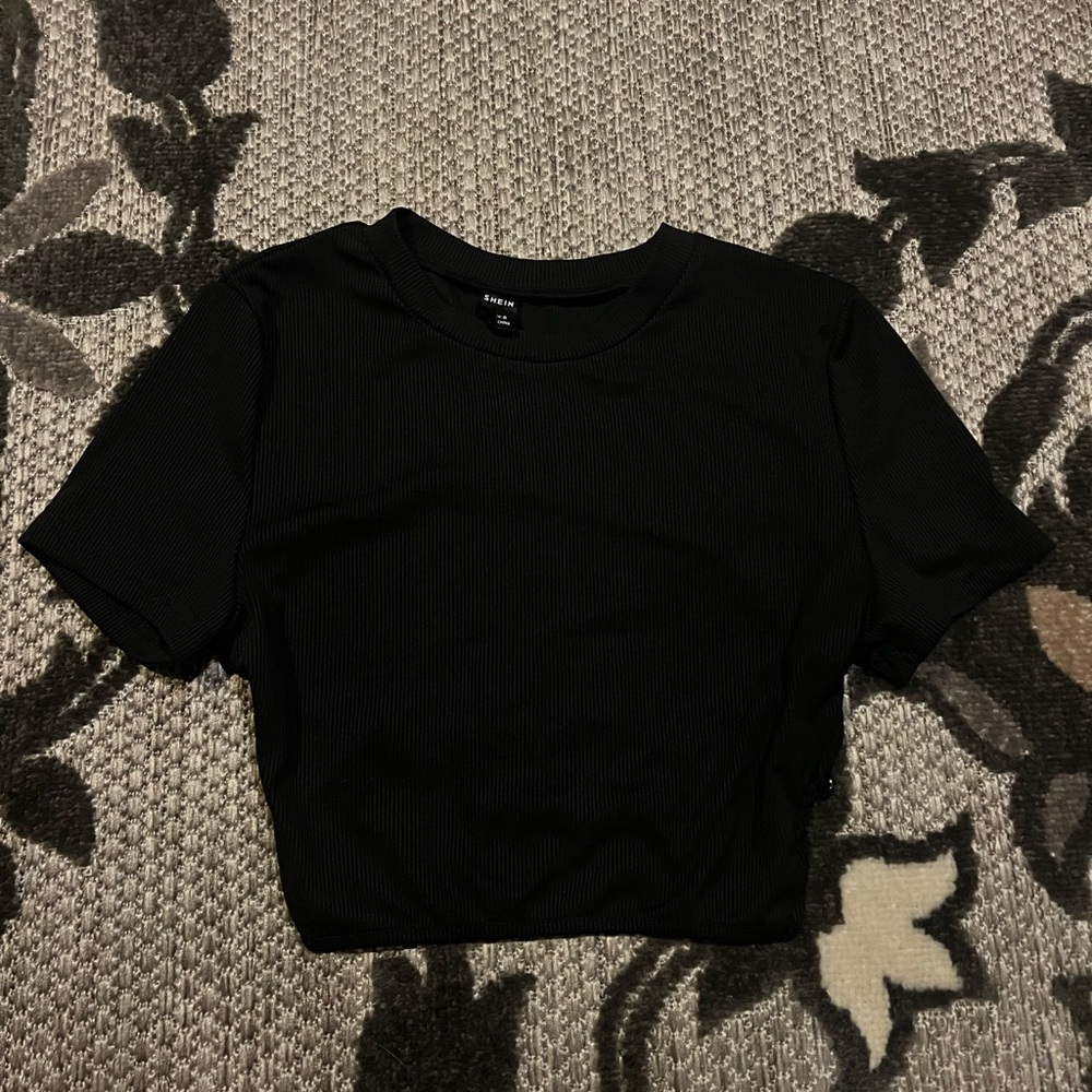 SHEIN Backless Chain Tee